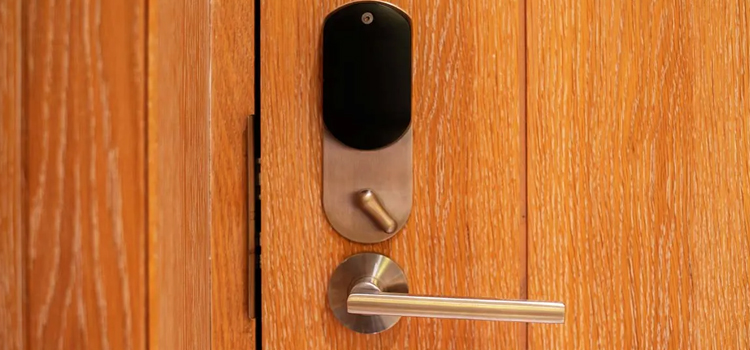 Automatic Locking Door Knob Rio del Mar